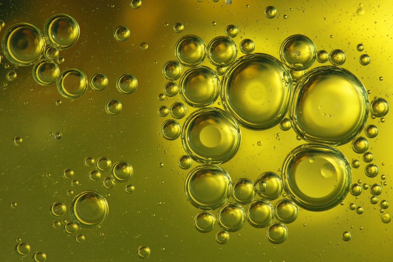 Emulsionen – stabile wässrige Lösungen von CO2-Extrakten (Übersichtsartikel)