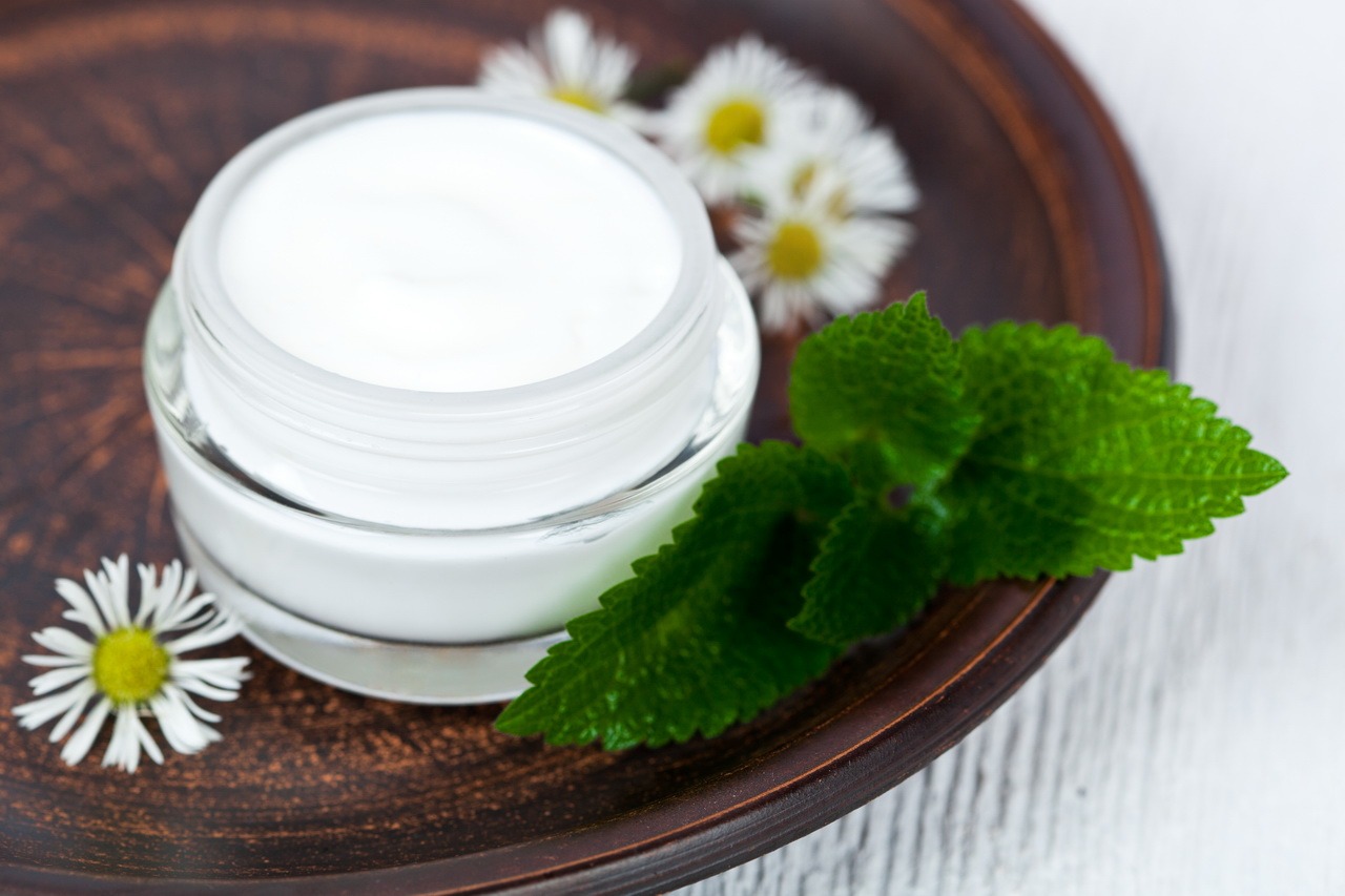 Use of CO2 extracts in cosmetic creams